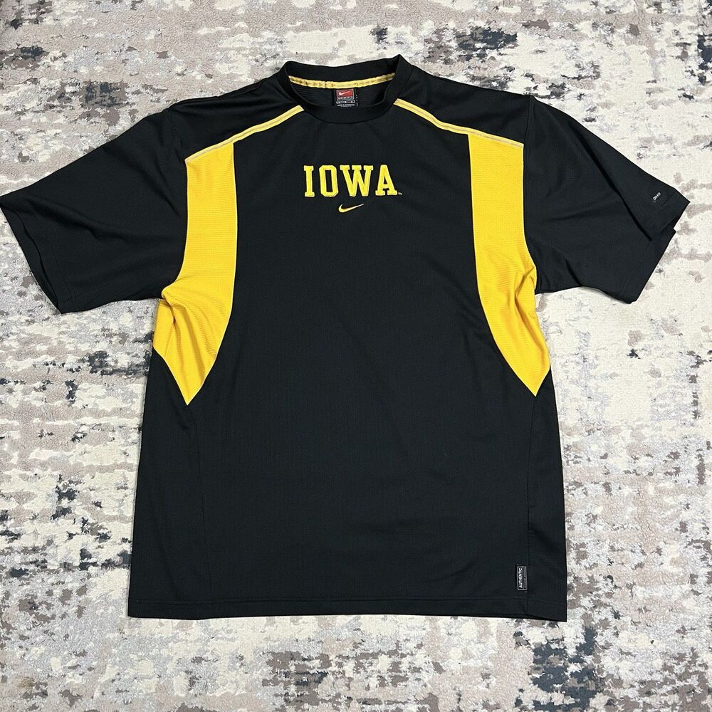 Vtg Nike Center Swoosh IOWA HAWKEYES Men Short Sleeve Dri-Fit Sz L Team Training